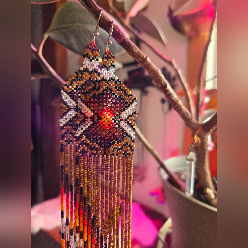Four Visions Yawanawa Espiritu De Fuego seed beaded earrings - Picture 3 of 11